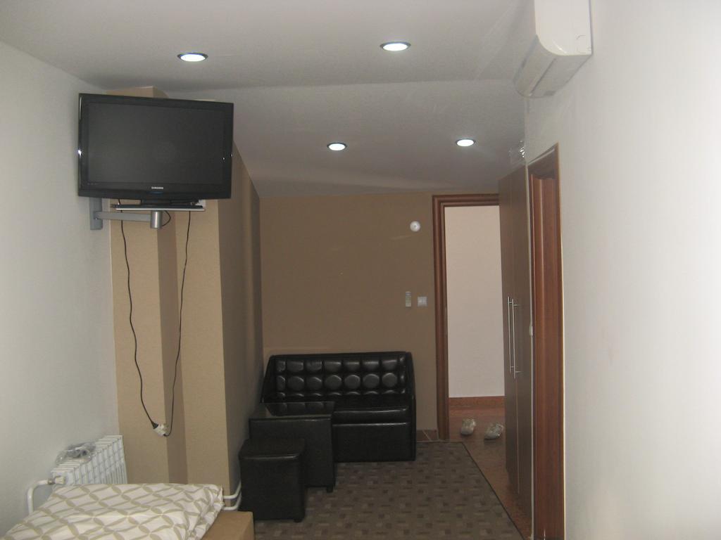Prenociste Zan Hotel Sarajevo Bagian luar foto