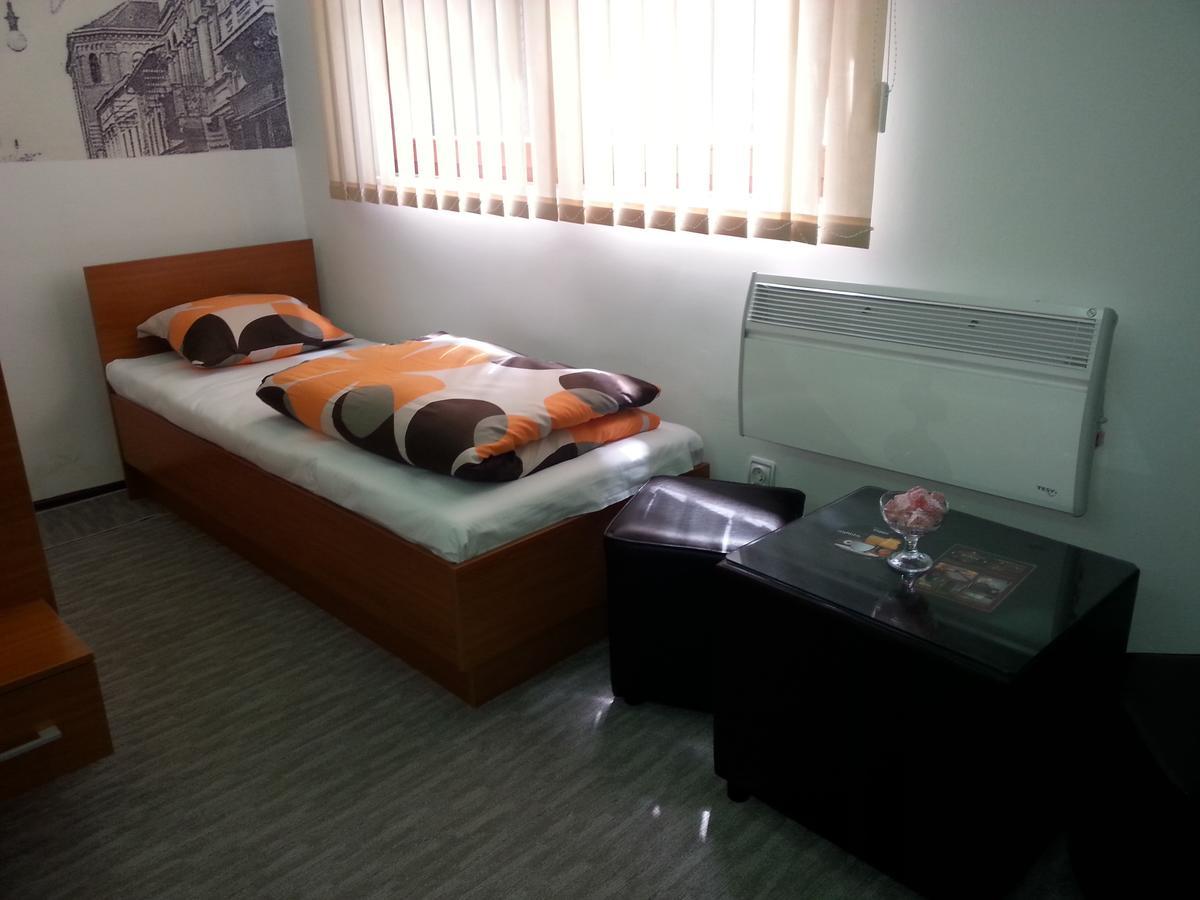 Prenociste Zan Hotel Sarajevo Bagian luar foto