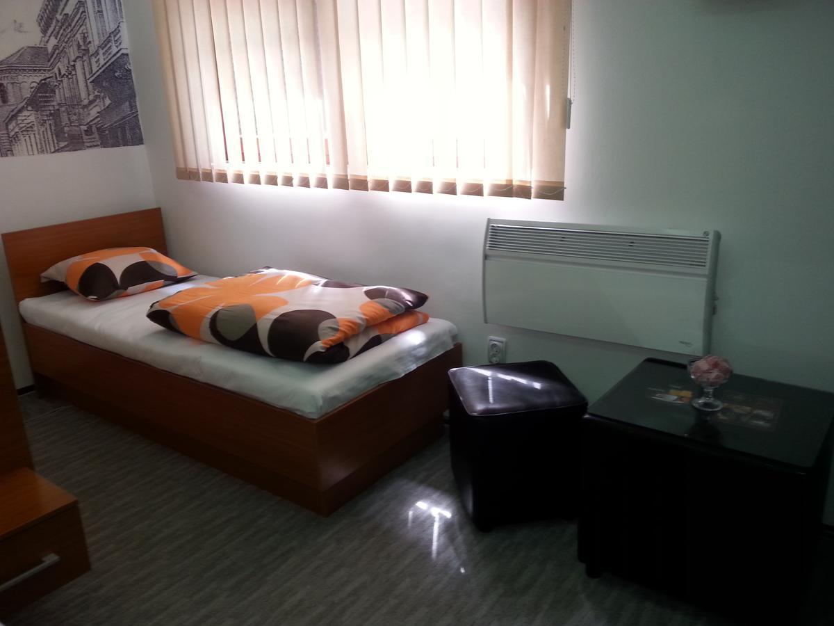 Prenociste Zan Hotel Sarajevo Bagian luar foto